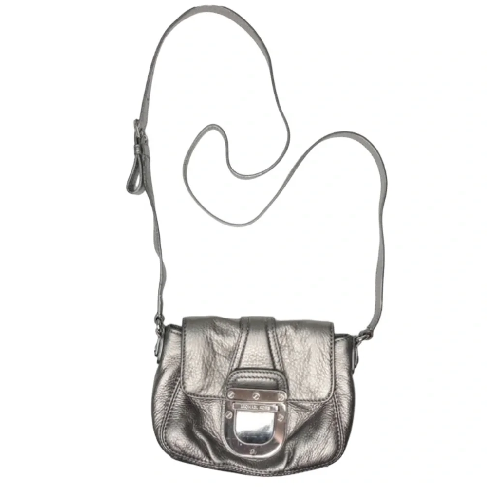 Michael Kors Metallic Silver Leather Chrome Buckle Lock Crossbody in EUC